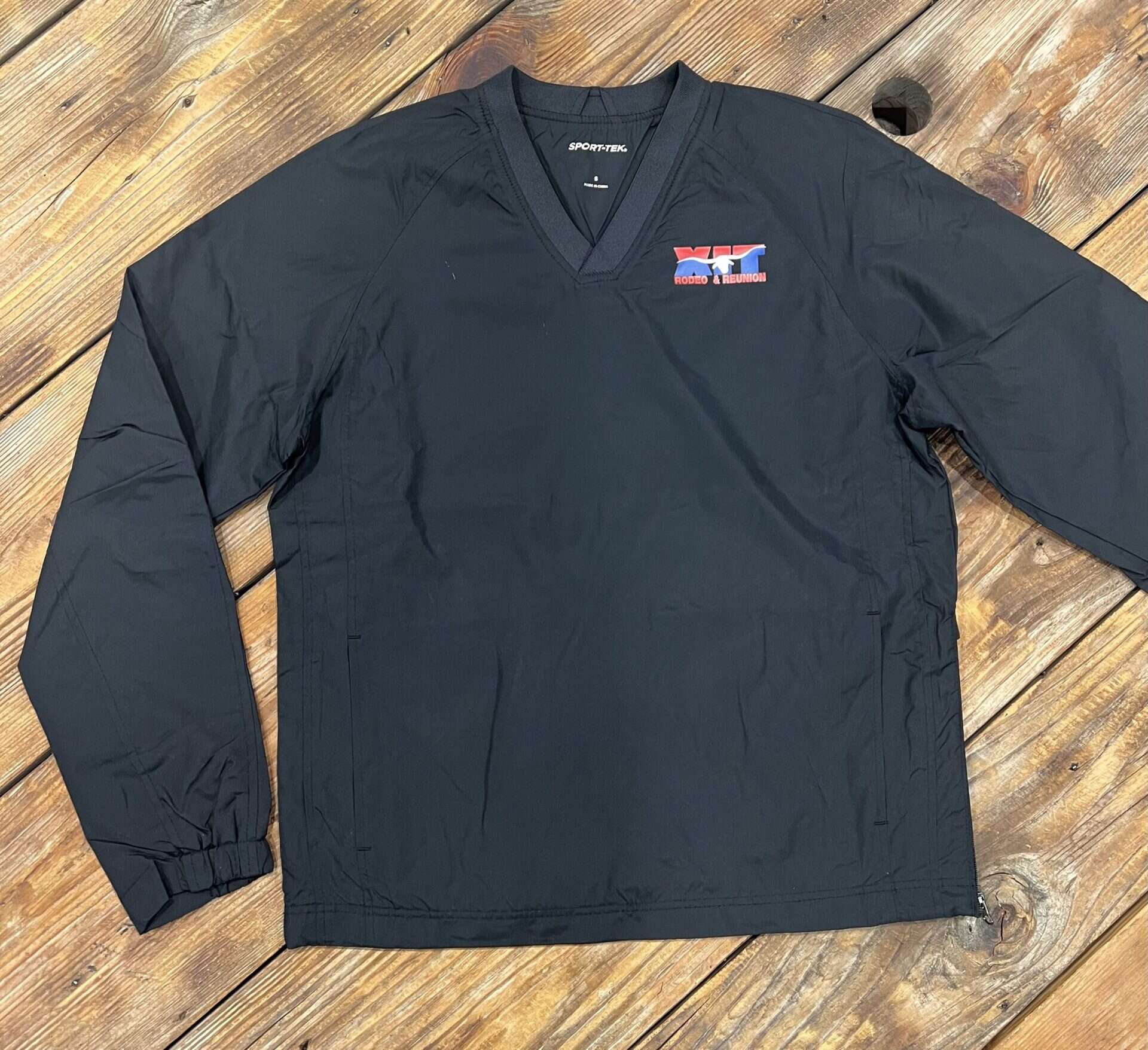 【Rest & Recreation】 V-NECK WIND SHIRT / 追跡付 V-Neck Raglan Wind Shirt - XIT Rodeo and Reunion